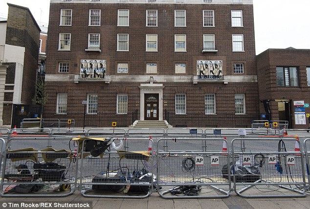 Royal Baby Duchess Of Cambridge Goes to St Mary's Hospital