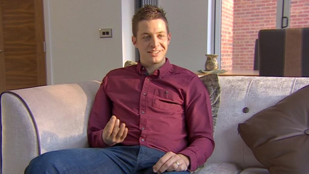 Soldier Andrew Garthwaite moves bionic arm by thoughts