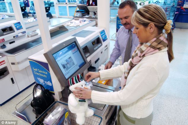 Shoppers bagging without paying