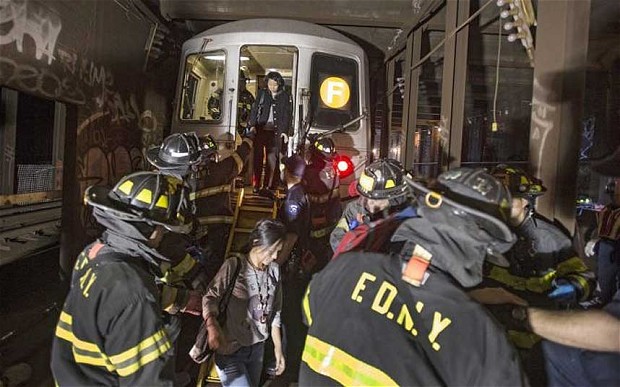 New York Subway Train Derails In Tunnel