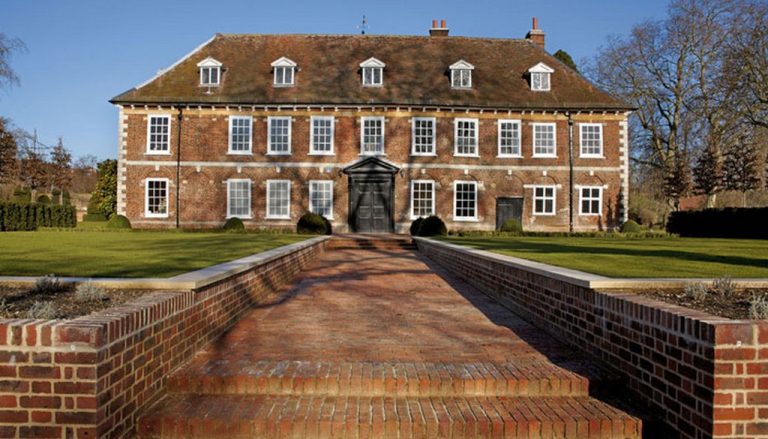 Hall Place Gardens 768x439