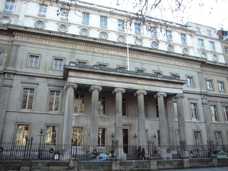 Hunterian Museum at the Royal College of Surgeon scaled 768x576