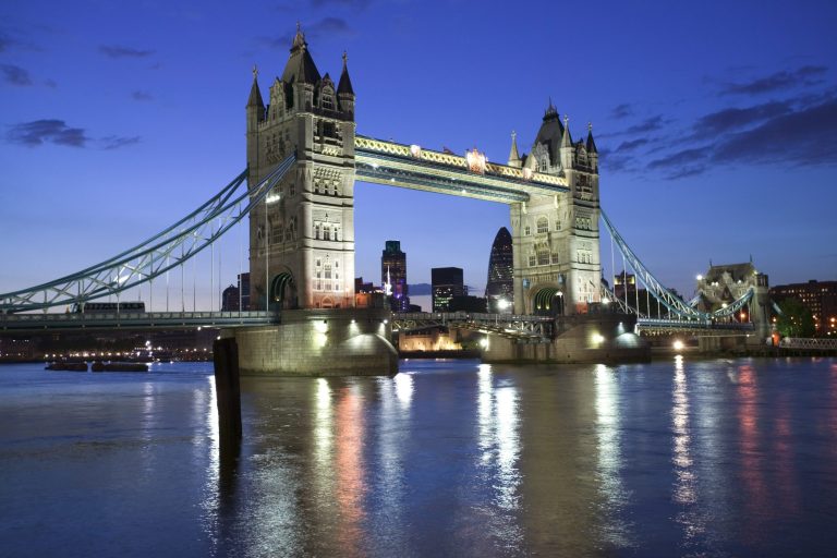 Tower Bridge scaled 768x512
