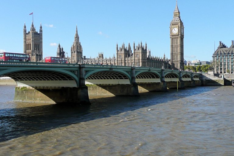westminster bridge scaled 768x512