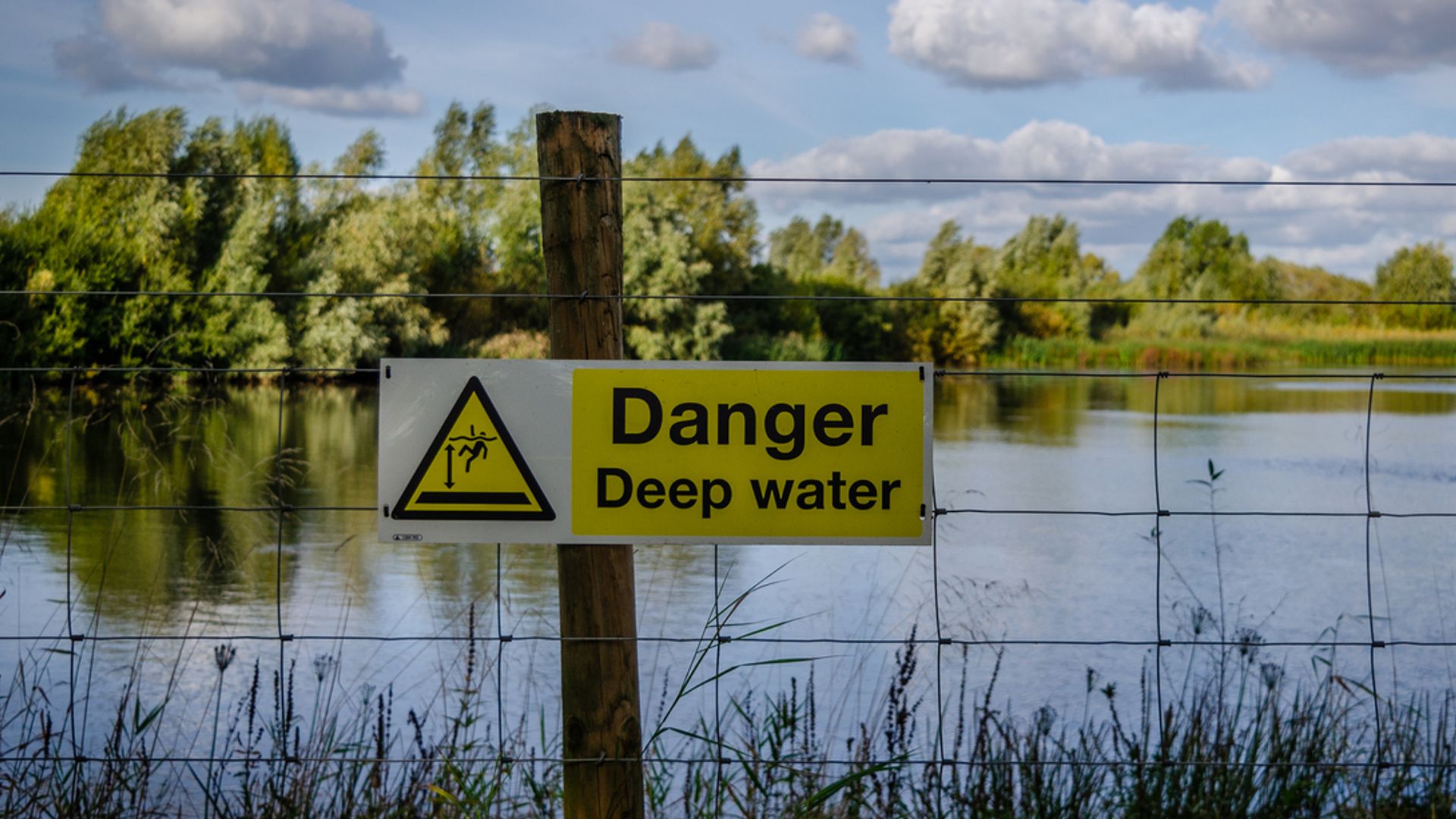 skynews-deep-water-swimming_7259254 – Access to London