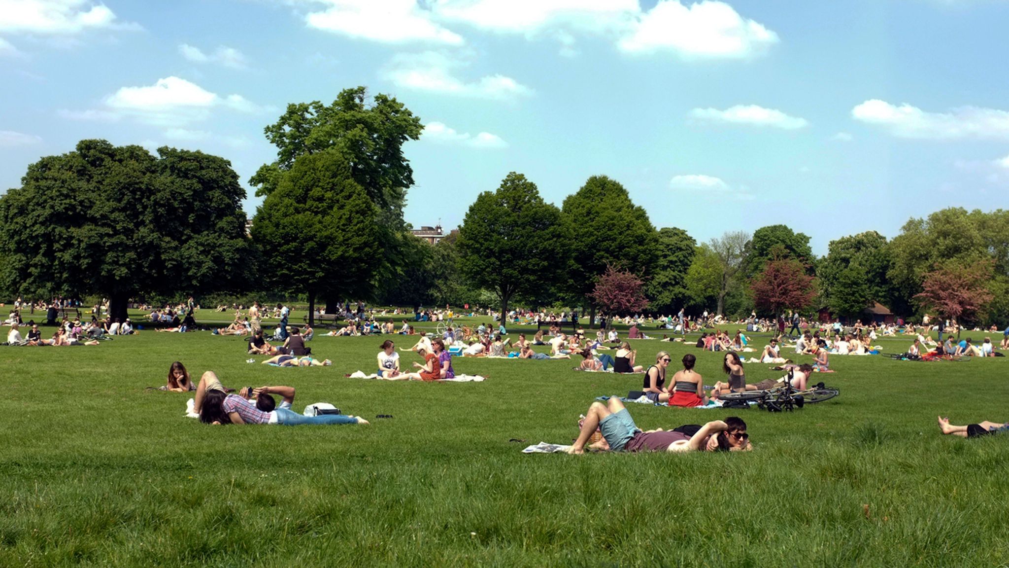 UK set to be hotter than Hawaii and Athens today