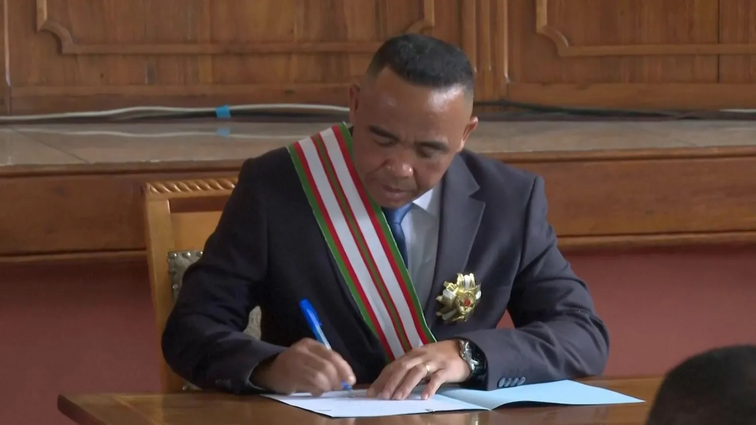 Colonel Michael Randrianirina worn is as president