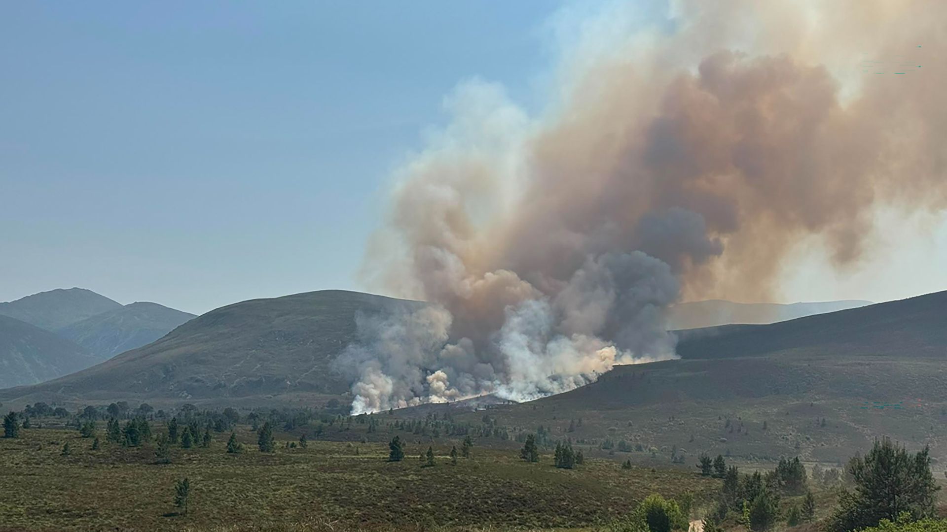 skynewscairngormswildfire7298996 Access to London