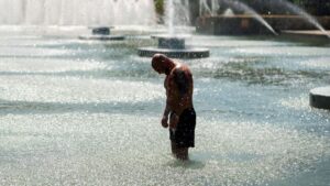 skynewsukweatherheatwave7282367 Access to London