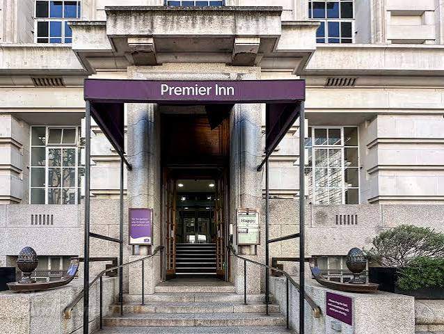 Premier Inn London County Hall 1