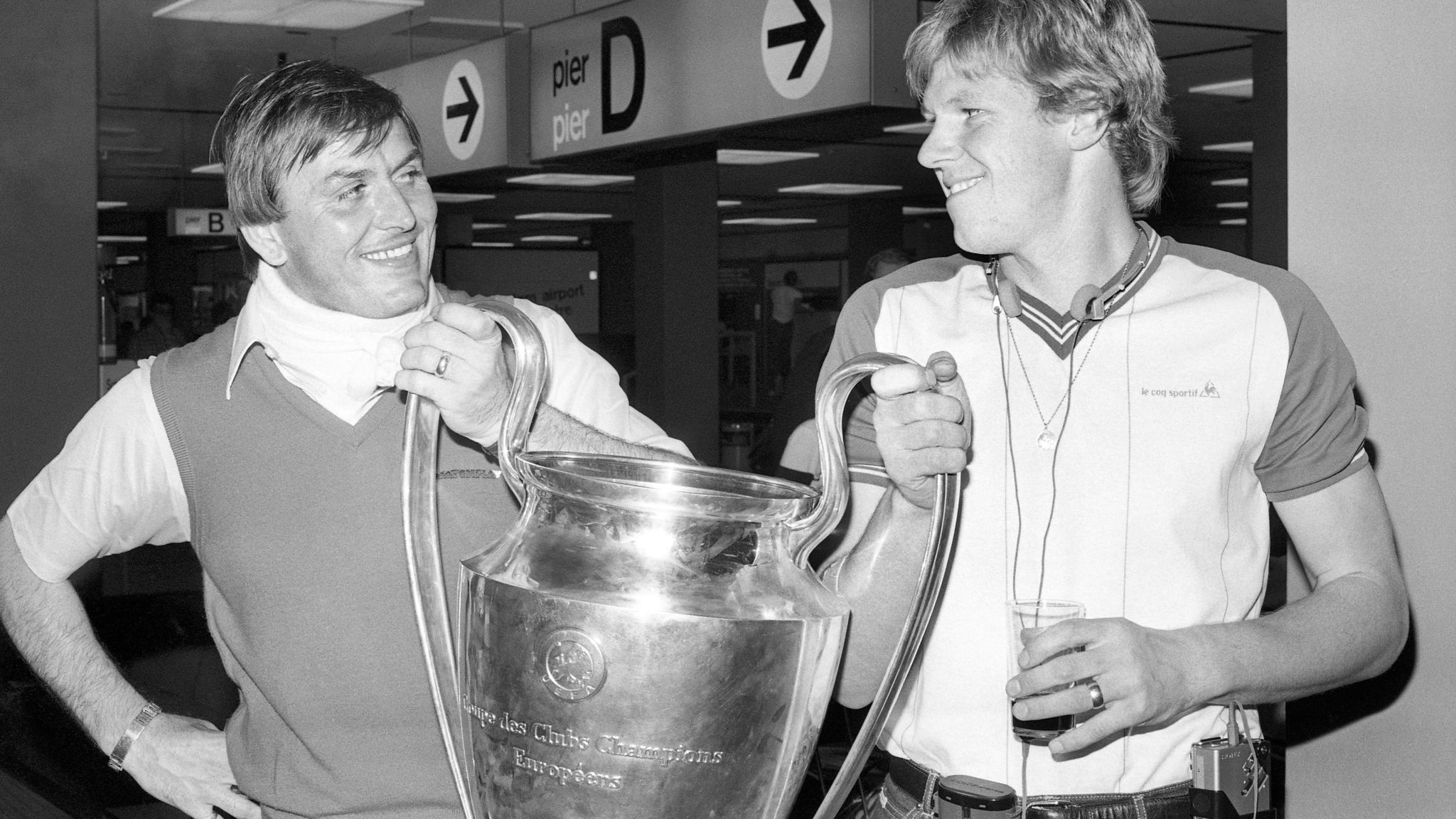 Rimmer with Nigel Spink in 1982. Pic: David Bagnall/Shutterstock