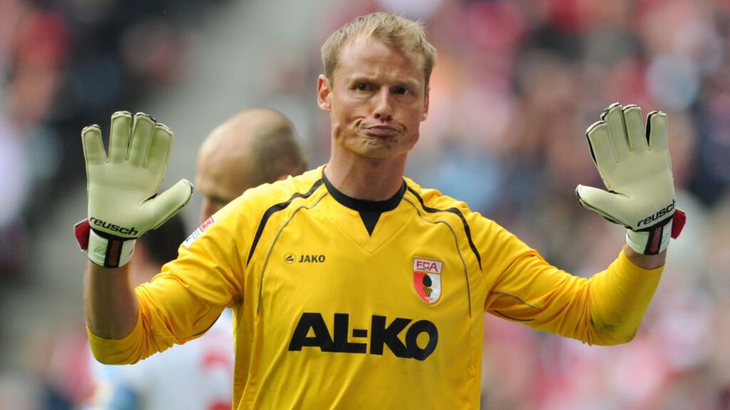 Seaman's tribute after fellow ex-Arsenal goalie Manninger's shock death