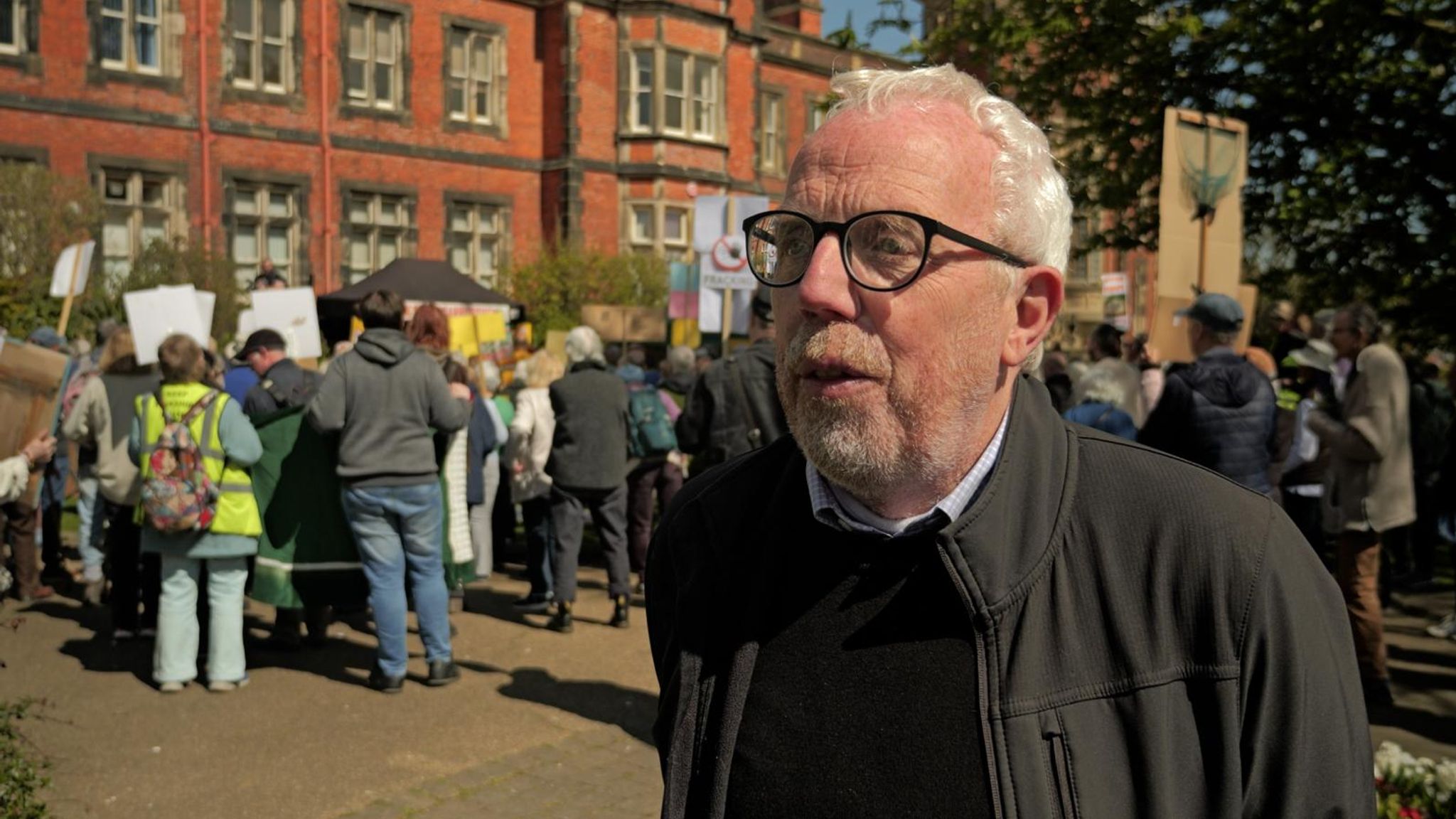 Friends of the Earth wants the government to close the 'loophole' in the fracking ban