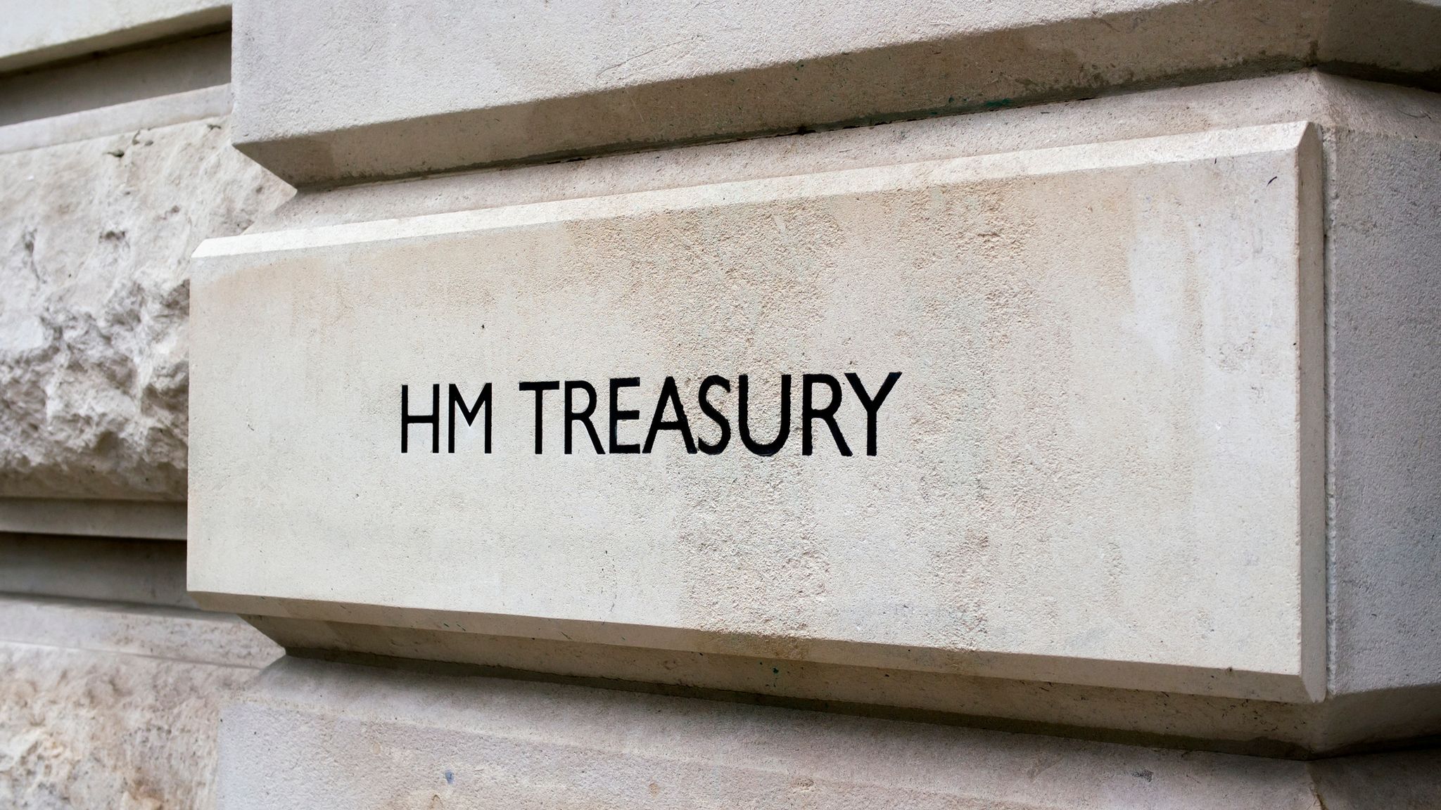 UK borrowing cost highest since 1998 as inflation outlook darkens